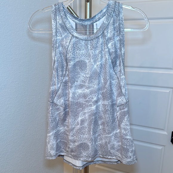 all in motion Tops - All in Motion Women's White and Gray Patterned Tank Top